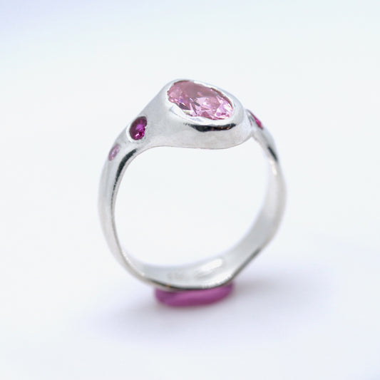 Ring - Curvy Pink Oval