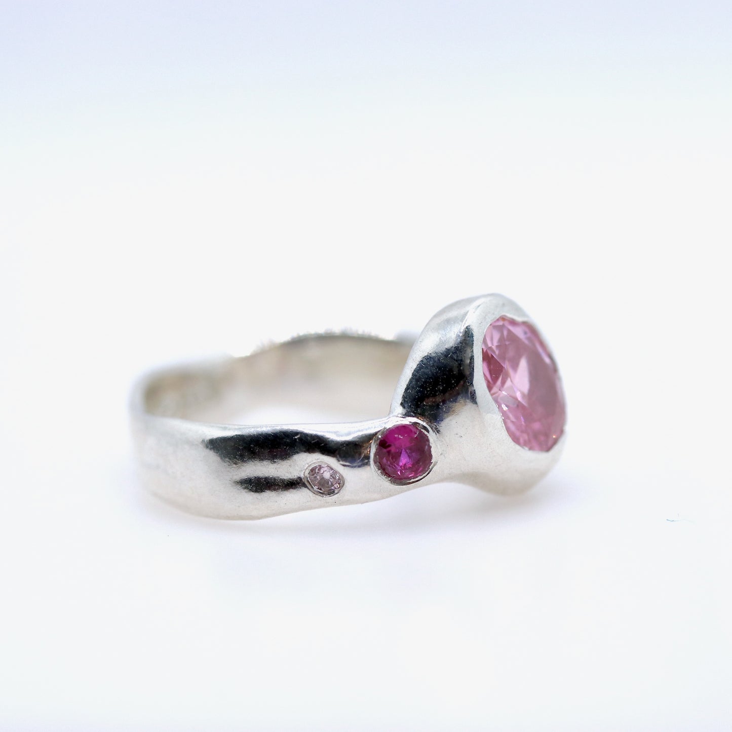 Ring - Curvy Pink Oval